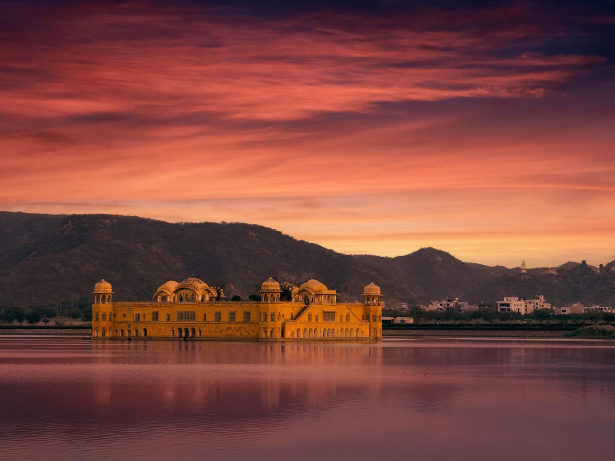 Forts & Palaces