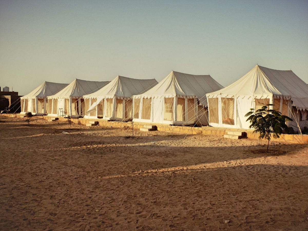 Deserts & Dunes