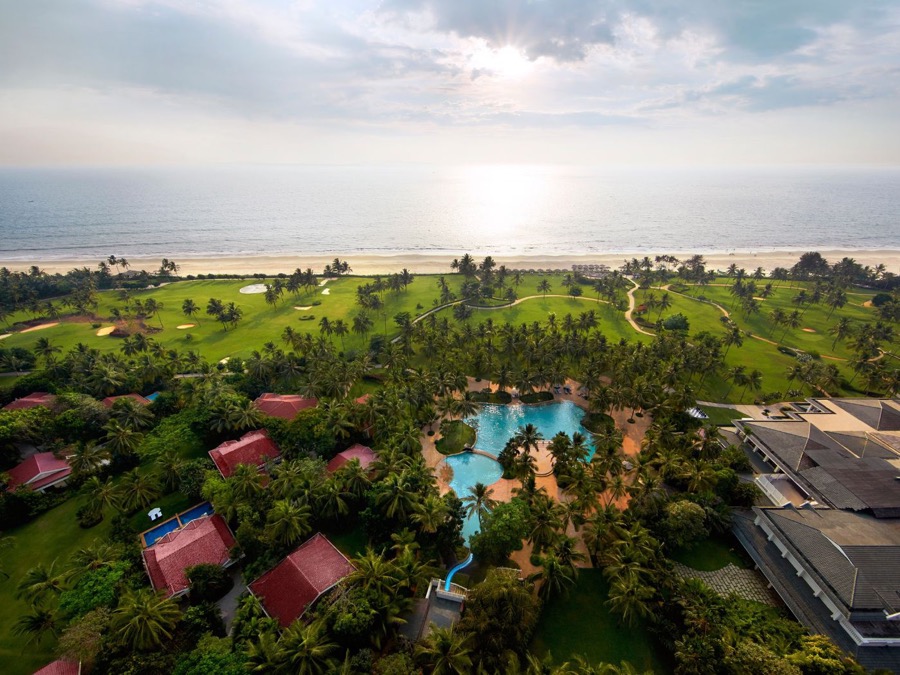 Taj Exotica beachfront lawn