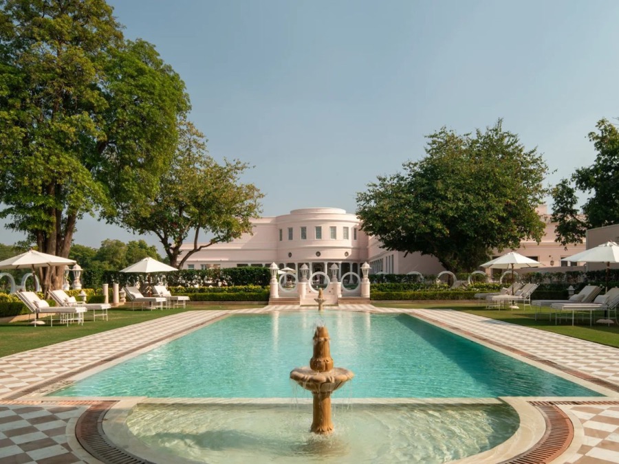 Rajmahal Palace courtyard