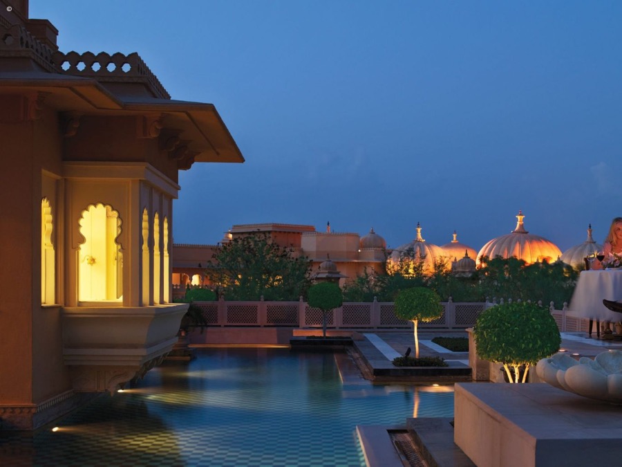 Oberoi Udaivilas courtyard